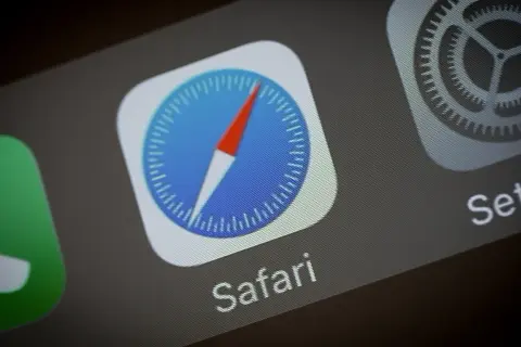Jak włączyć tłumaczenie strony w iPhone Safari i uniknąć problemów