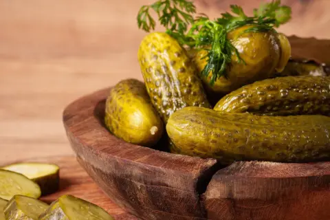 Tylko 11 kcal! Ogórki kiszone: Twój sekret na odchudzanie?