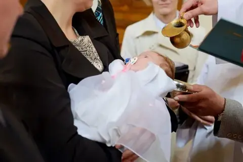 Czy konieczna jest spowiedź przed chrztem? Oto, co musisz wiedzieć