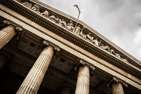 Czym się różni odpis zwykły od zupełnego? Kluczowe informacje dla Ciebie
