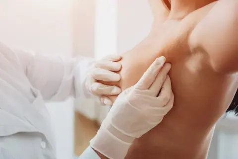 Co na torbiele w piersiach? Spokój, diagnoza i skuteczne metody.