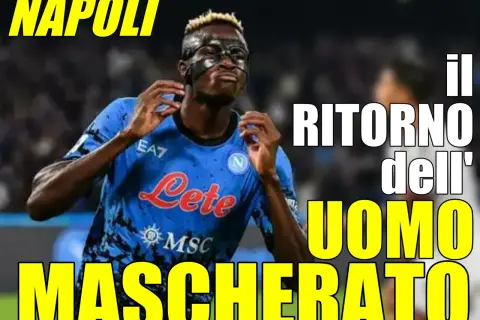 Il ritorno dell'uomo mascherato a Napoli, un vero "guaglione" che fa impazzire i tifosi.