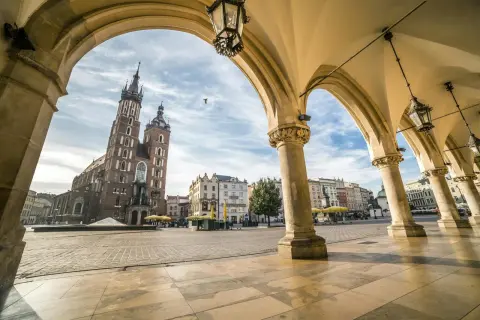 Odkryj Kazimierz w Krakowie: Zabytki, smaki, ukryte skarby!