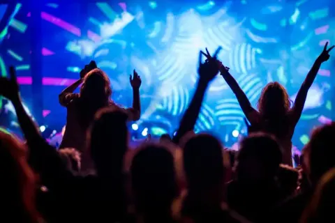 Style muzyki elektronicznej: poznaj różnorodność i ich cechy