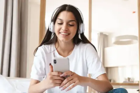 Jak podłączyć słuchawki JBL do telefonu - proste kroki i porady