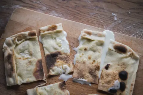 Jak szybko rozmrozić ciasto na pizzę - uniknij rozczarowania smakiem