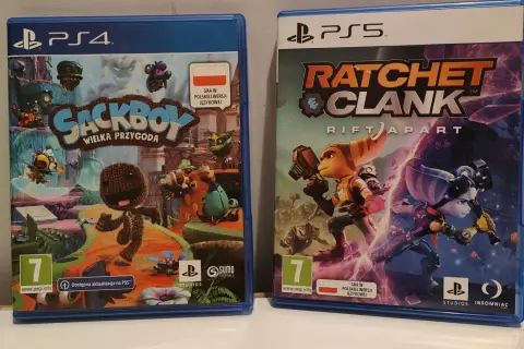 Okładki gier Sackboy: Wielka Przygoda (PS4) i Ratchet & Clank: Rift Apart (PS5).