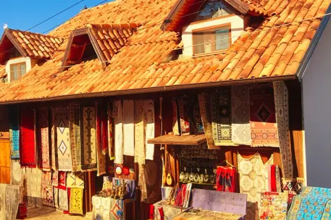 Albania: Co warto kupić i jak przewieźć? Uniknij problemów na granicy!