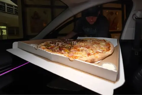 Ogromna pizza w pudełku, gotowa do odbioru. Czy to najostrzejsza pizza w Polsce?