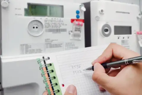 Jak odczytać licznik gazu? Poradnik krok po kroku i co z kWh!