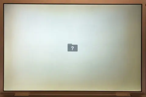 Jak naprawić ekran w laptopie i uniknąć kosztownych napraw