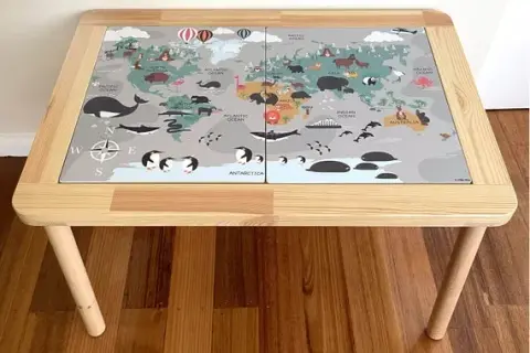 Stolik sensoryczny IKEA FLISAT: Inspiracje, Hacki i Zabawy dla Dzieci