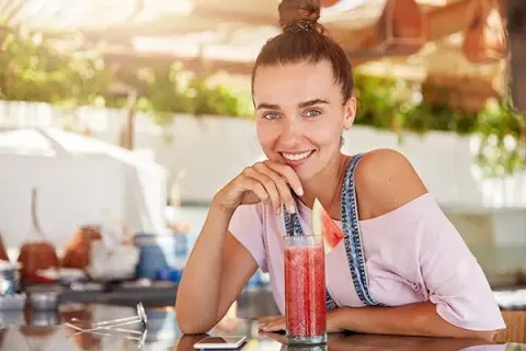 Fit Drink – Jak ten napój wspiera Twoją sylwetkę i zdrowie?