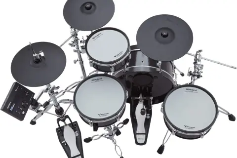 Elektroniczny zestaw perkusyjny Roland V-Drums, gotowy do akcji. Idealny dla każdego, kto chce poczuć się jak dj drum.