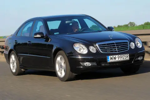 Mercedes E 320: W210 czy W211? Co wybrać? Wady, zalety, ceny