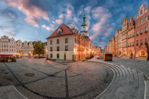 Jelenia Góra: Ile mieszkańców? Trendy, wyzwania i przyszłość miasta