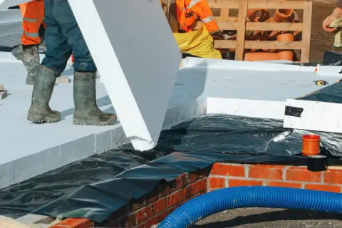 Ile styropianu na strop betonowy? Odpowiednia grubość dla izolacji