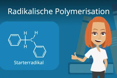 Eine Frau erklärt die radikalische Polymerisation anhand eines Starterradikals.