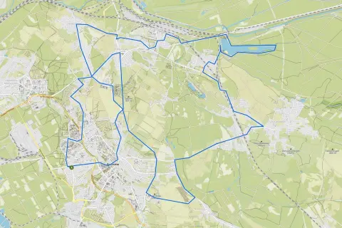Mapa z zaznaczonymi ścieżkami rowerowymi Jaworzno. Trasa okrąża miasto, prowadząc przez tereny zielone i osiedla.