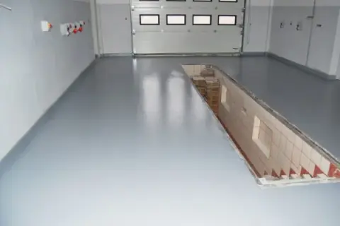 Jaki beton na posadzkę w warsztacie, aby uniknąć kosztownych napraw?