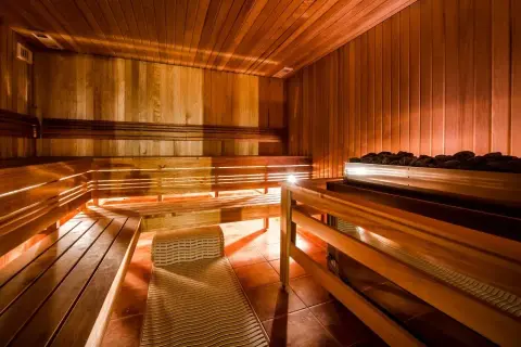 Czy sauna pomaga w odchudzaniu? Prawda o utracie wagi i metabolizmie