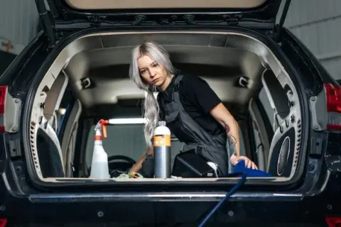 Ile można zarobić na auto detailing? Fakty i różnice w wynagrodzeniach