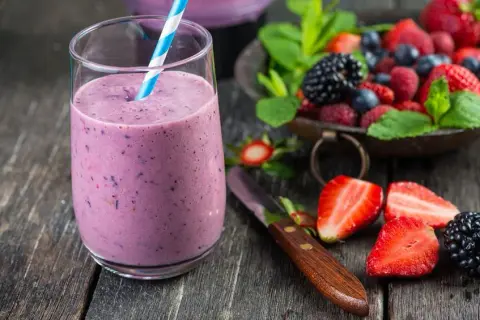 Kiedy pić shake proteinowy, aby maksymalnie wspierać regenerację?