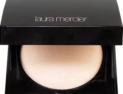 Laura Mercier puder rozświetlający – właściwości, opinie i najlepsze sposoby aplikacji