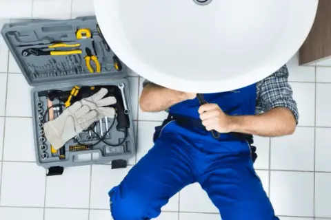 Jak zdobyć zawód hydraulika i uniknąć pułapek w karierze