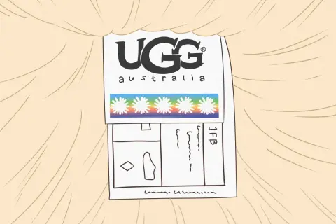 Metka z logo UGG Australia i tęczowym paskiem z kwiatkami. Podpowiada, jak rozpoznać oryginalne UGG.
