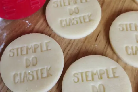 Stemple do ciastek: Jak używać, by wzór nie rozpłynął się?