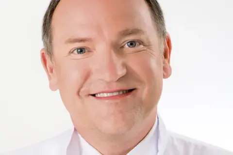 Profesor Borkowski: Gdzie przyjmuje? Adresy, terminy, koszty wizyt