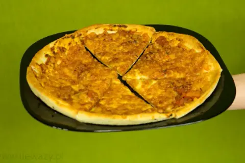 Kalorie pizzy: Ile kcal ma Twój ulubiony kawałek?