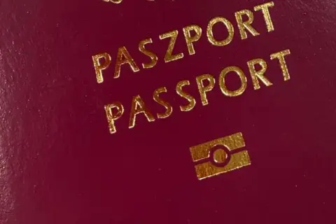 Czy można złożyć wniosek o paszport online? Ważne informacje dla rodziców
