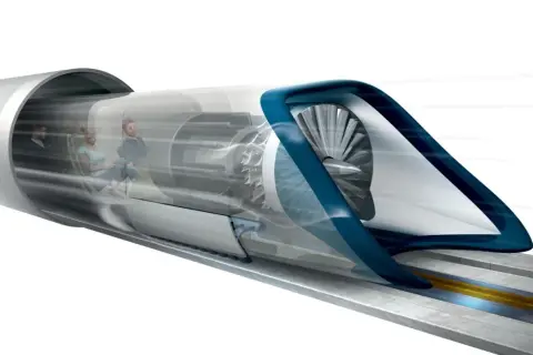 Kapsuła hyperloop z pasażerami w środku, napędzana turbiną, pędzi przez tunel.