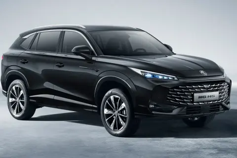 Elegancki, czarny MG HS SUV z chromowanymi detalami i nowoczesnymi światłami LED.