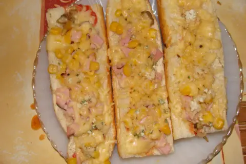 Sekret idealnej domowej zapiekanki z szynką: przepis krok po kroku