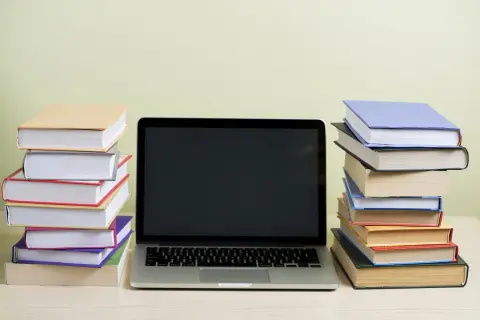 Sprzedaż książek online: Kompletny poradnik, jak zyskać!