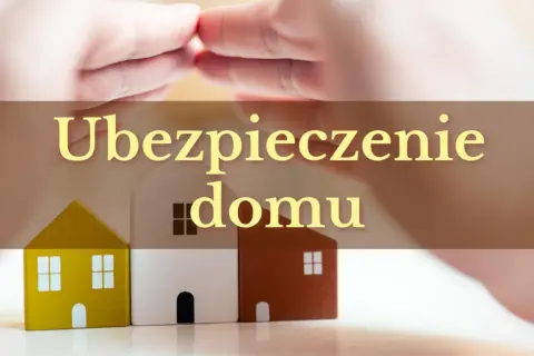 Dwie dłonie chroniące trzy domki, symbolizujące ubezpieczenie domu. Zastanawiasz się, na jaką kwotę ubezpieczyć mieszkanie?
