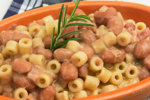 Minestra e Fagioli Perfetta: I Segreti della Nonna e Trucchi da Chef
