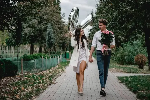 Ile bierze fotograf za 18 urodziny? Sprawdź ceny i pakiety