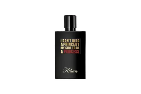 Czarny flakon perfum Kilian z napisem "I DON'T NEED A PRINCE BY MY SIDE TO BE A PRINCESS".