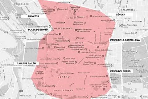 Mapa de Madrid con zona resaltada en rosa, ideal para ir a Madrid en coche y explorar el centro.