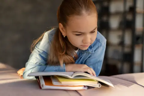 Dysleksja rozwojowa: Co to? Objawy, diagnoza i wsparcie dziecka