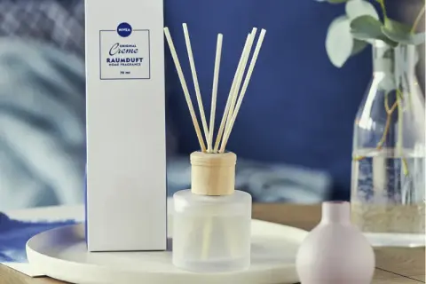 Świeczka o zapachu kremu Nivea – poczuj wyjątkowy aromat w domu