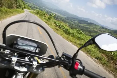Kamera na kask motocyklowy: Wybierz idealną! Poradnik eksperta