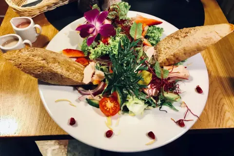 Gdzie zjeść w Srebrnej Górze? Odkryj najlepsze restauracje i smaki