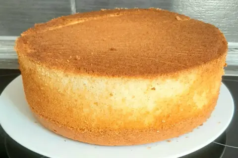 Upiecz spody do tortu wcześniej! Ile dni i jak zachować świeżość?