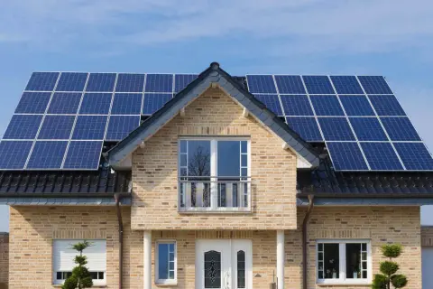 Fotowoltaika 2026: Ile zapłacisz za 1 kWp i jak obniżyć koszty?