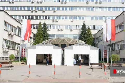 Sąd w Krakowie: Jak sprawdzić termin rozprawy krok po kroku?